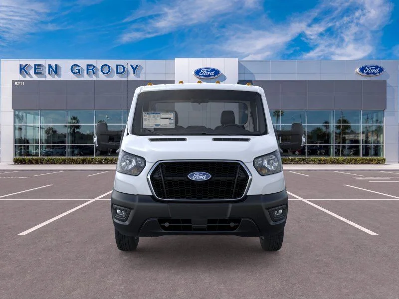 New 2026 Oxford White Ford Base image 7