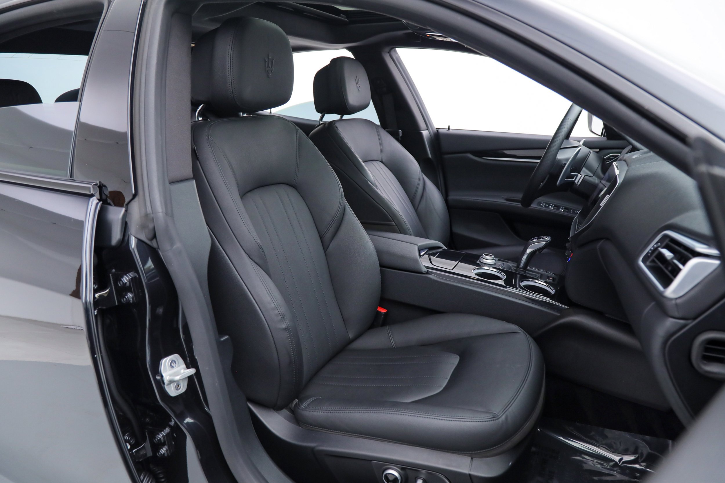Used 2023 Black Maserati Modena image 11