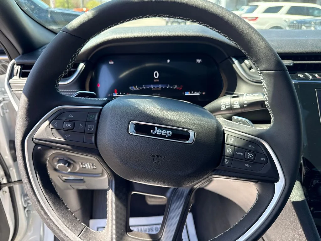 2025 Jeep Grand Cherokee L Laredo - Photo 13
