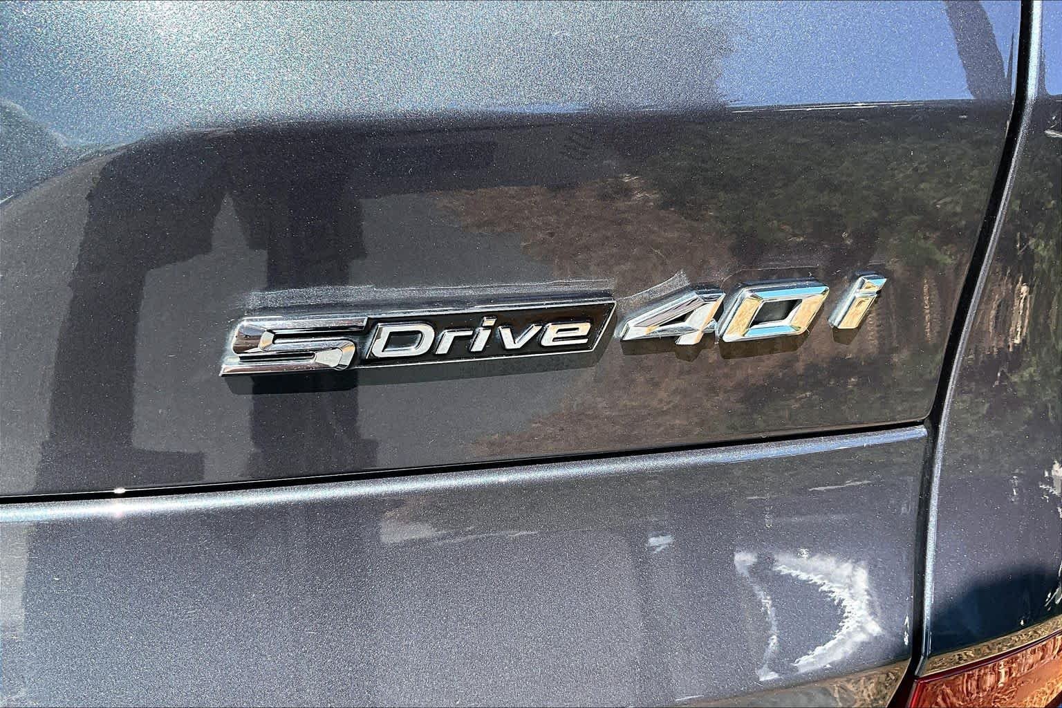 Used 2020 Arctic Gray Metallic BMW sDrive40i image 10