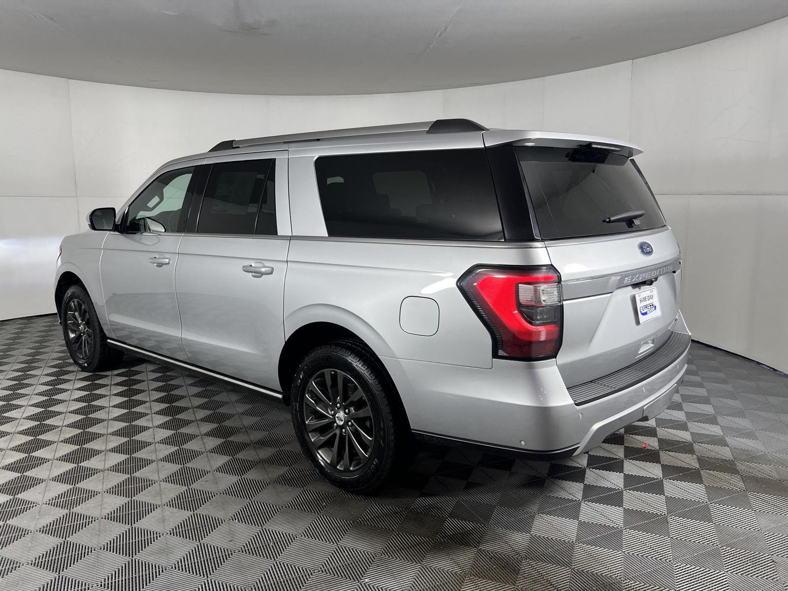 Used 2019 Ingot Silver Ford Limited image 8