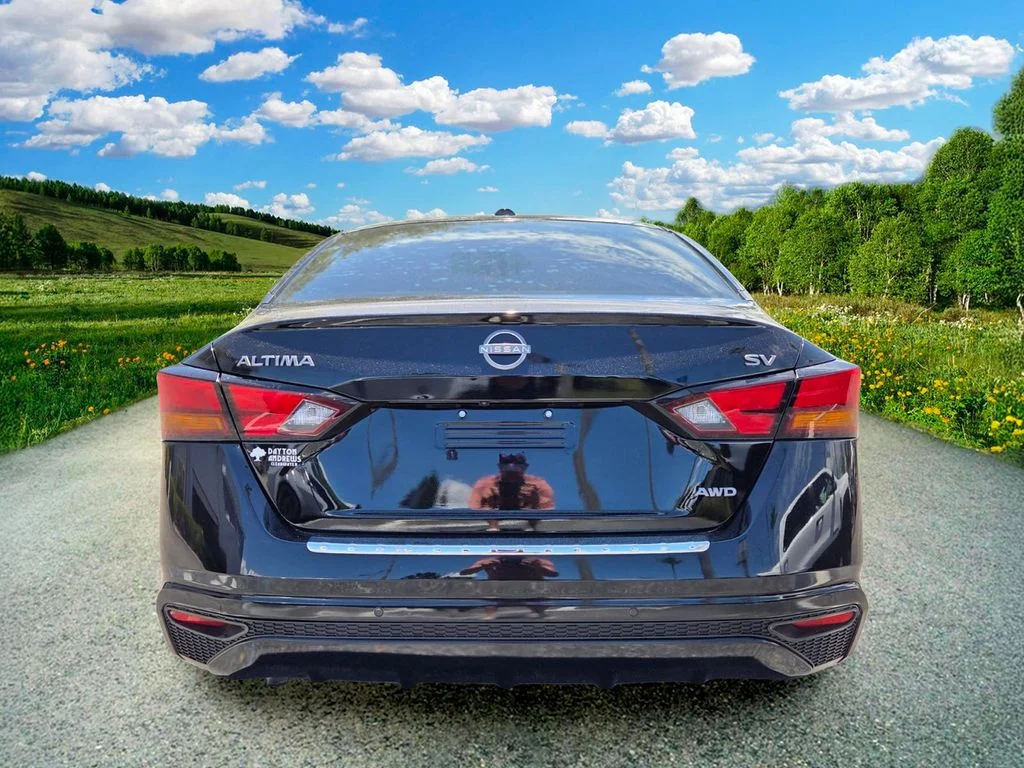 Used 2023 Black Nissan 2.5 SV image 5