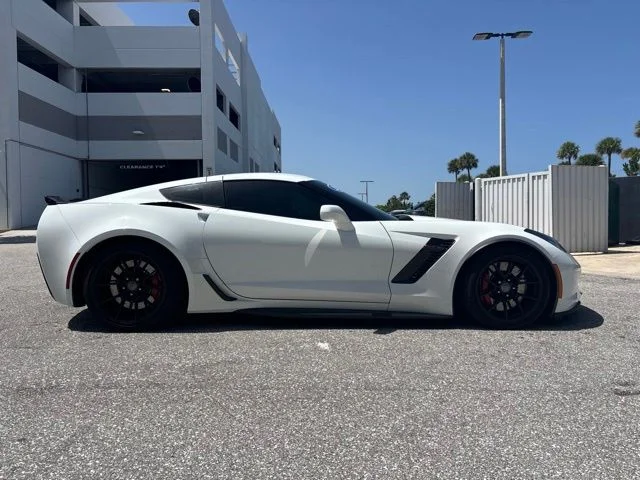 Used 2019 White Chevrolet Z06 image 2