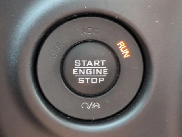 Used 2020 Gobi Clearcoat Jeep Sport image 27