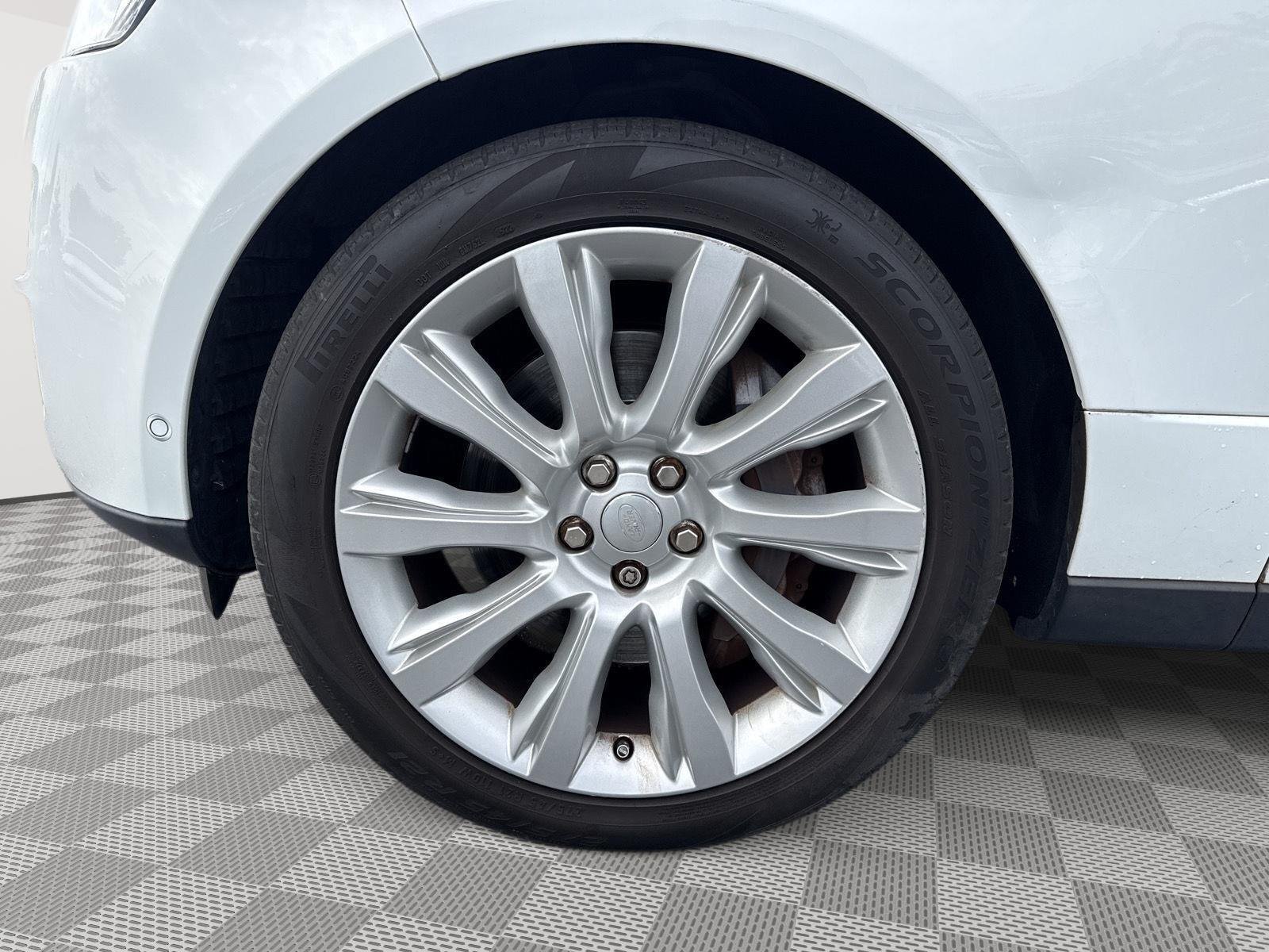 Used 2016 Fuji White Land Rover Supercharged image 15