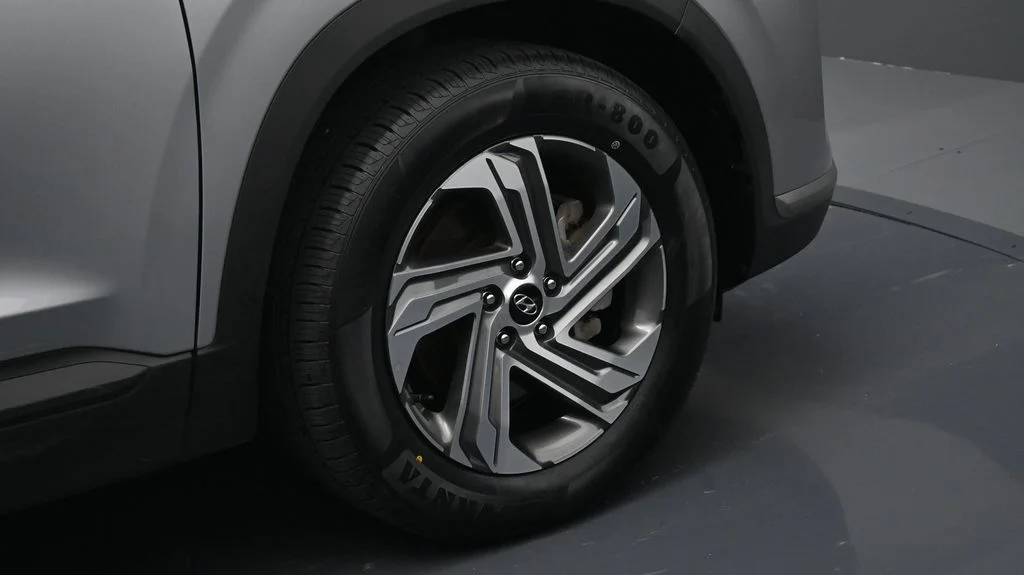 Certified Used 2023 Silver Hyundai SEL image 6