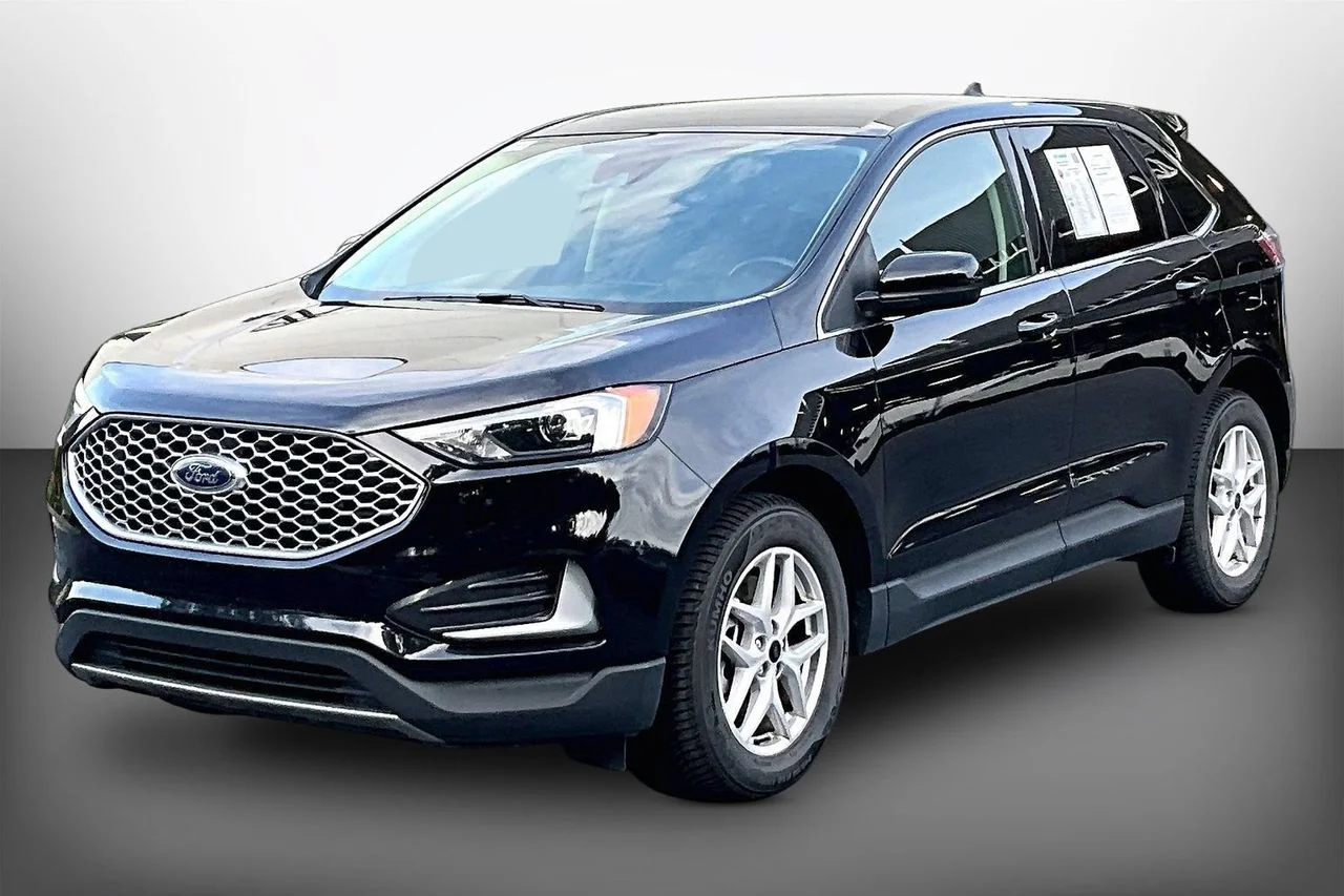 Certified Used 2024 Black Ford SEL image 4