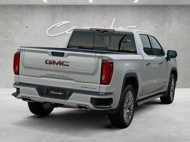 Used 2022 White GMC Denali image 16