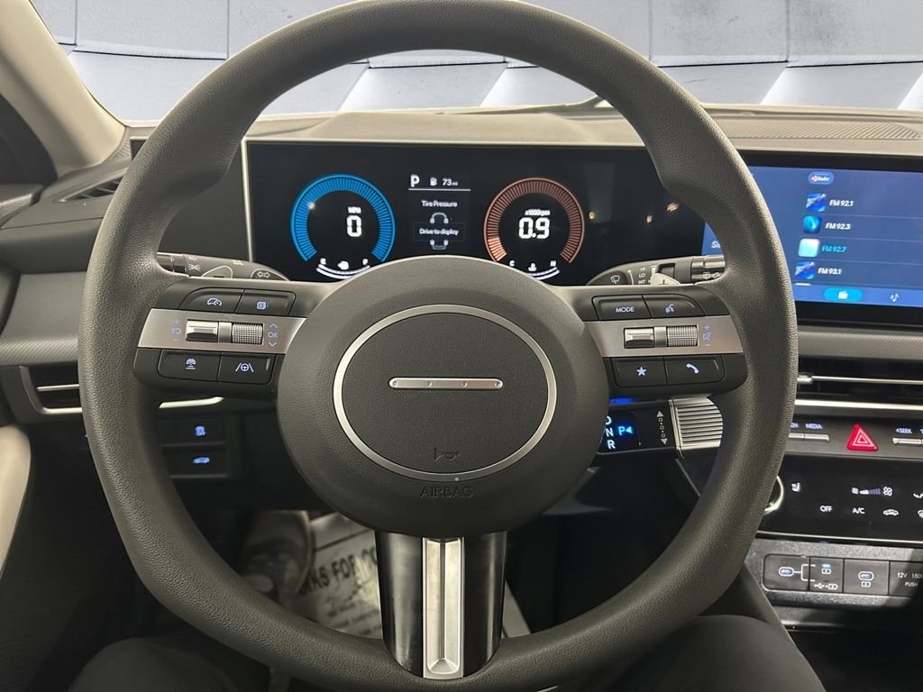 Used 2025 Red Hyundai SEL image 9