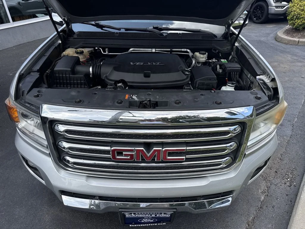 Used 2017 Silver GMC SLT image 25