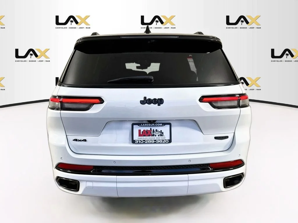 Used 2024 White Jeep Summit image 6