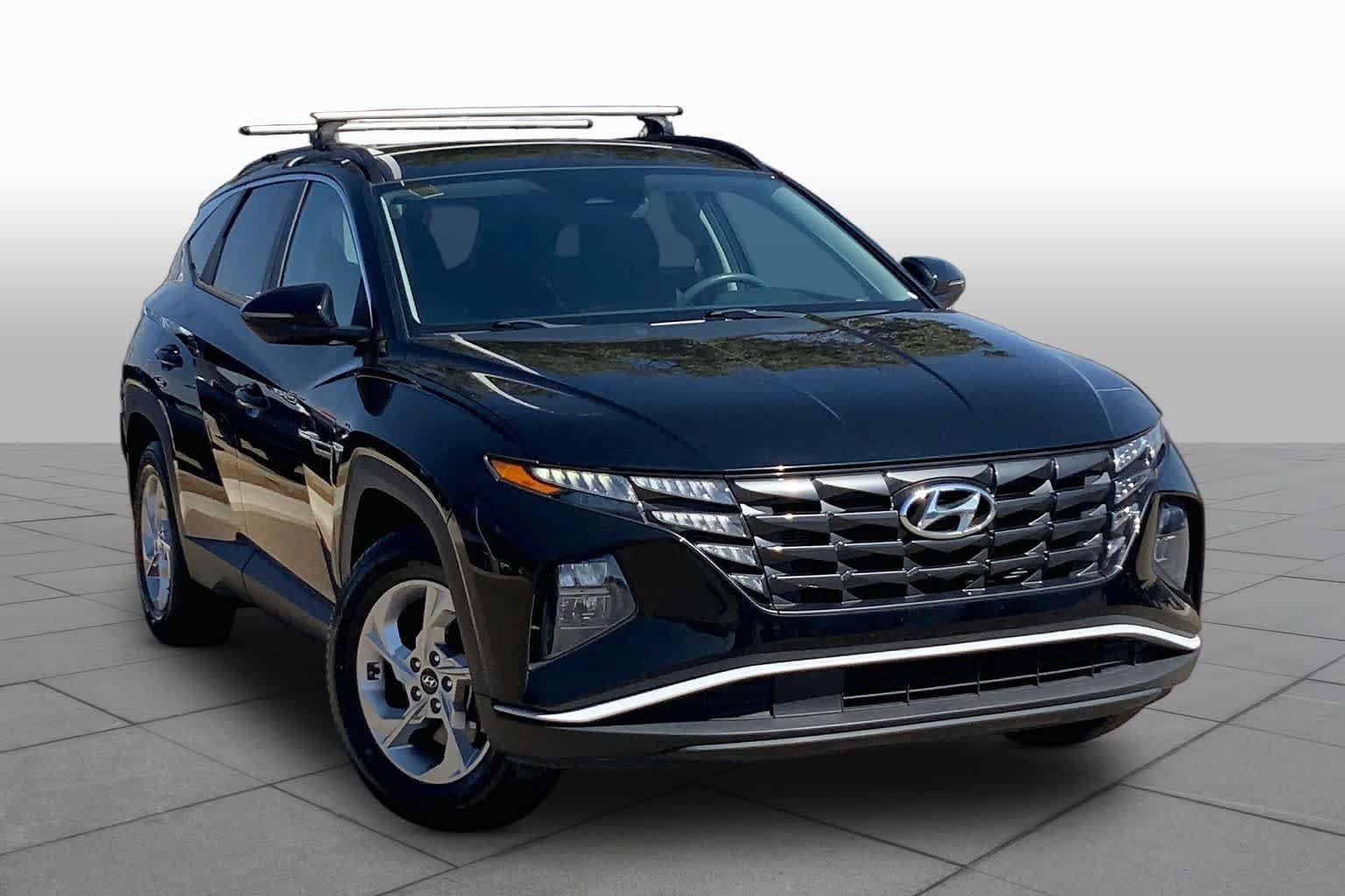 Certified Used 2022 Phantom Black Hyundai SEL image 3