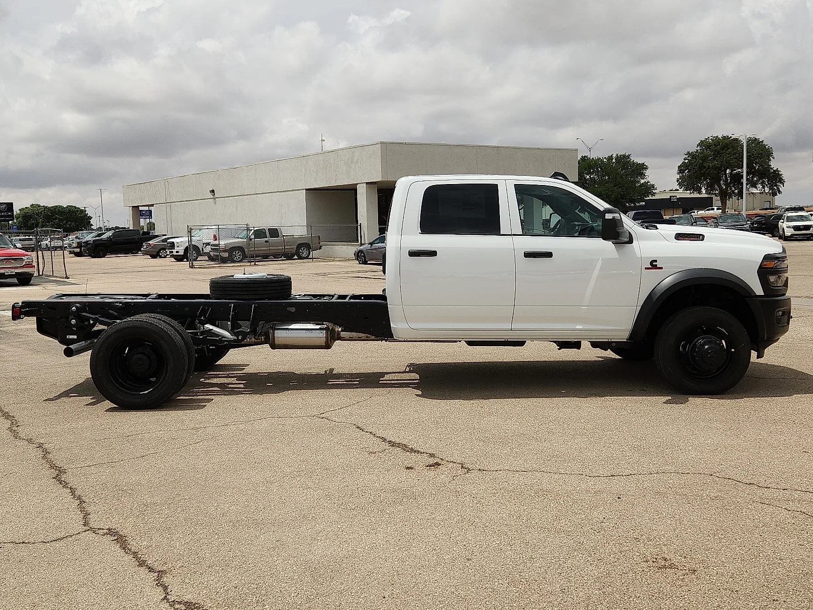 New 2026 Bright White Clear-Coat  Paint Ram TRADESMAN  CREW  4X4 84