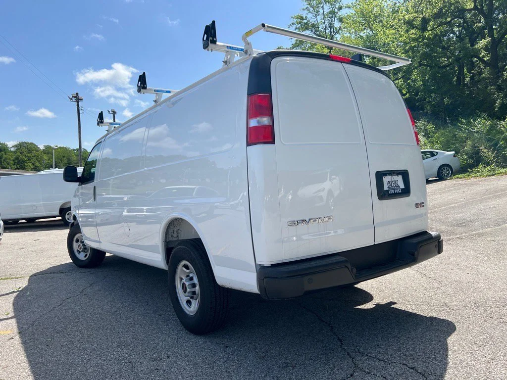 2025 GMC Savana Cargo Work Van - Photo 23
