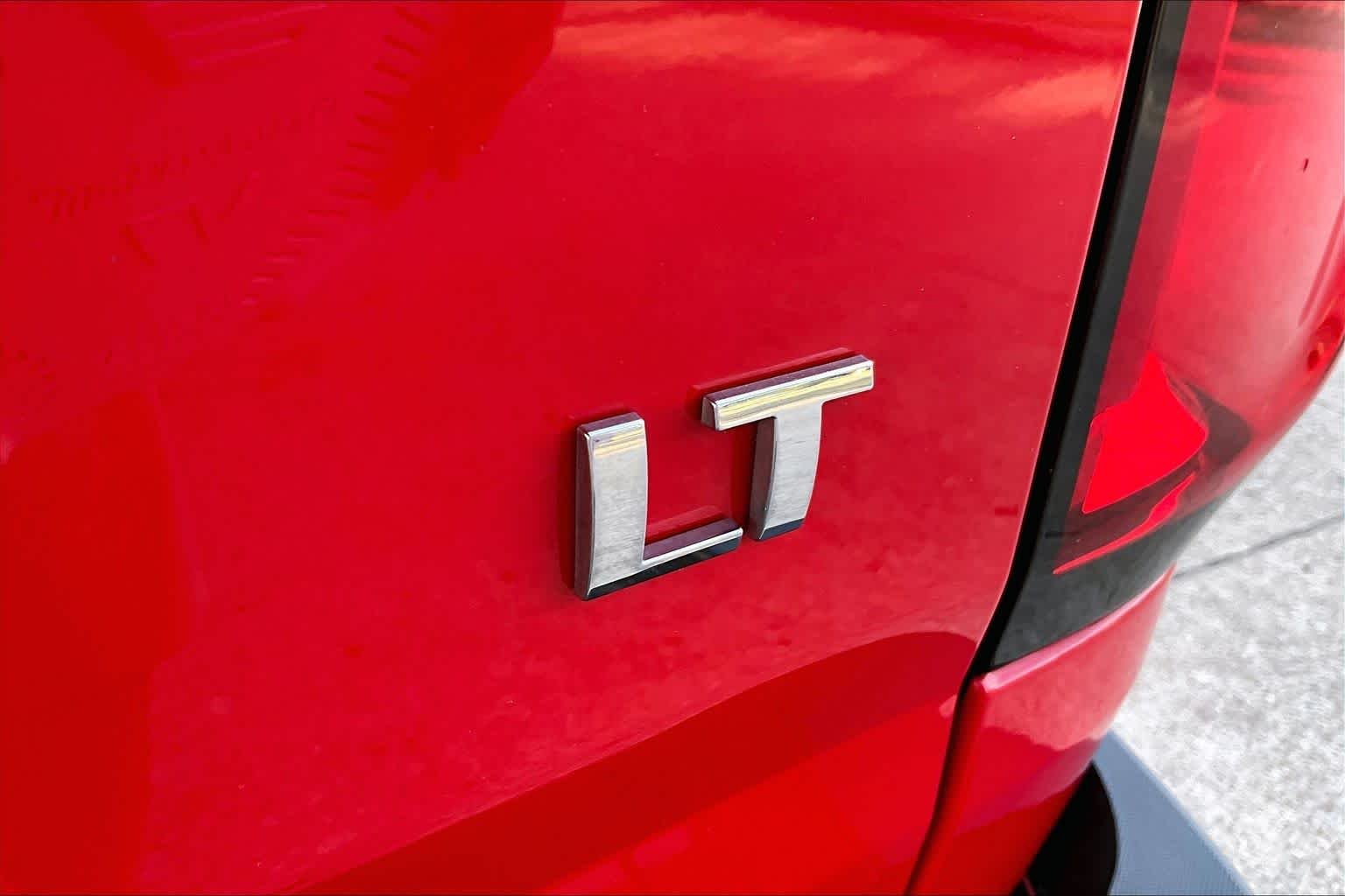 Used 2018 Red Hot Chevrolet 4WD LT image 10