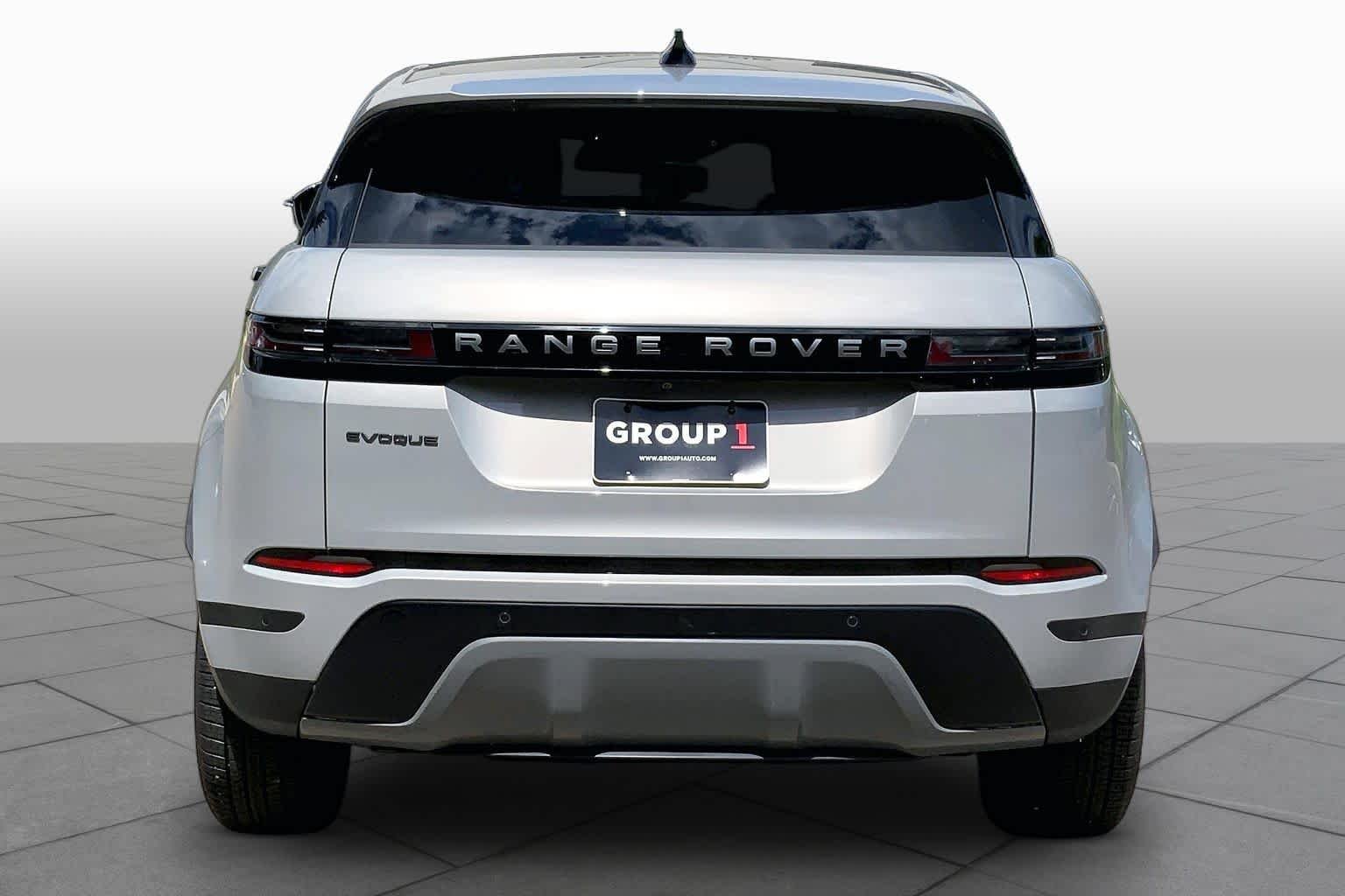 Used 2026 Seoul Pearl Silver Metallic Land Rover Core S image 5