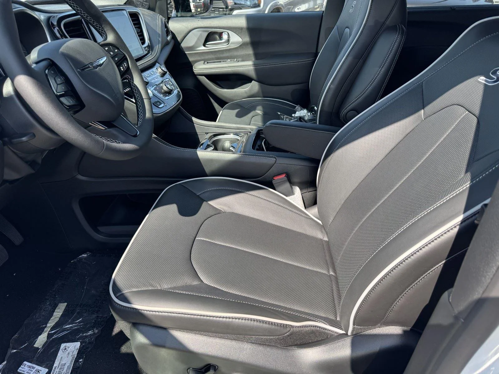2026 Chrysler Pacifica Limited - Photo 13