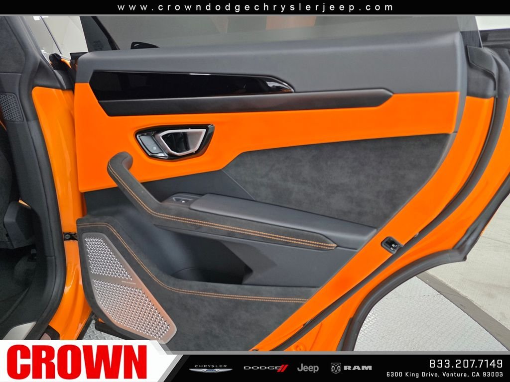 Used 2024  Lamborghini S image 25