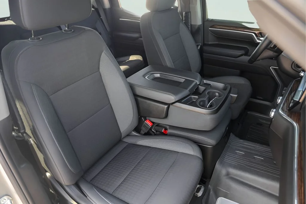 Used 2025 Silver GMC Elevation image 32