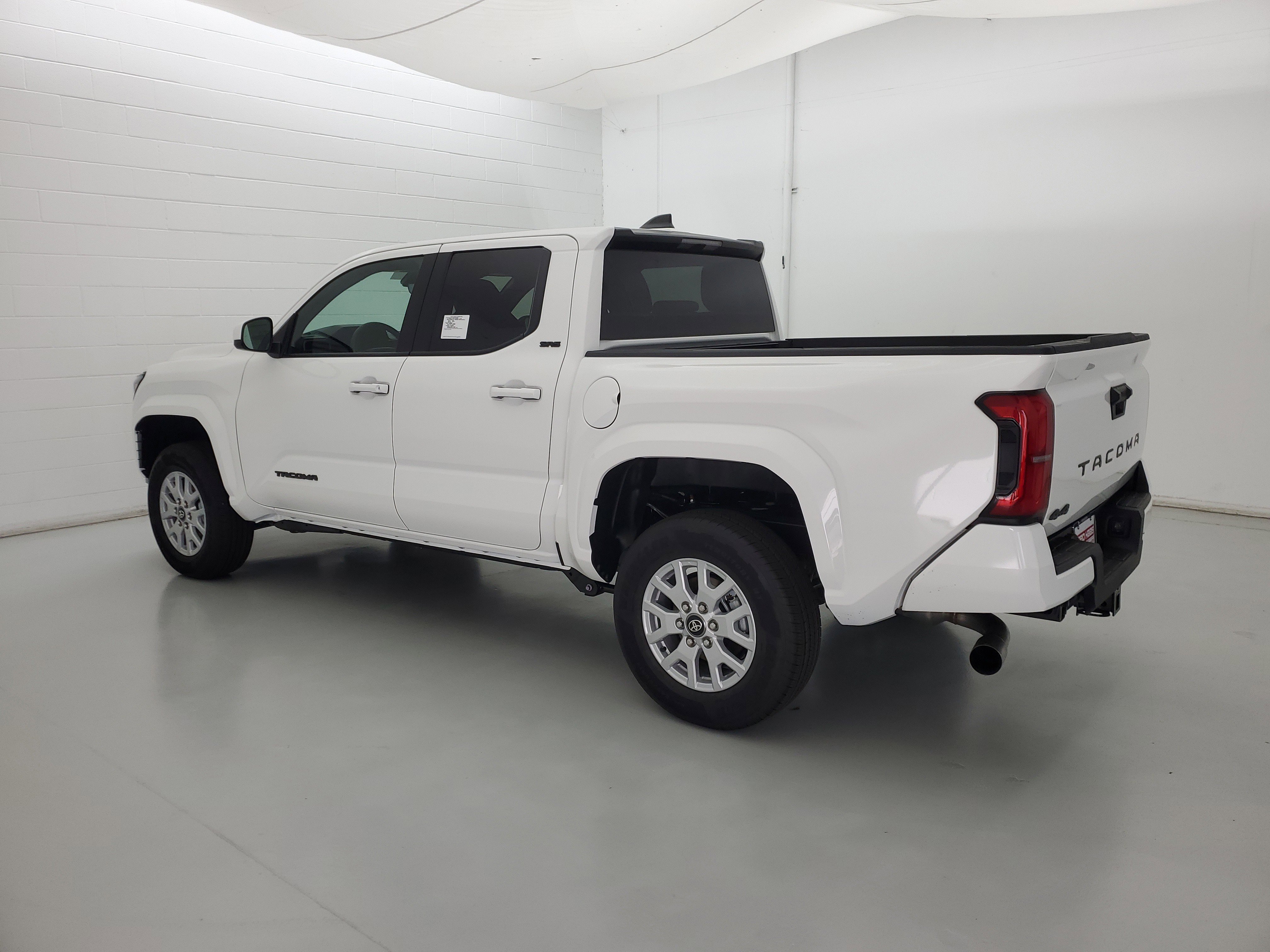 2026 Toyota Tacoma SR5 - Photo 7
