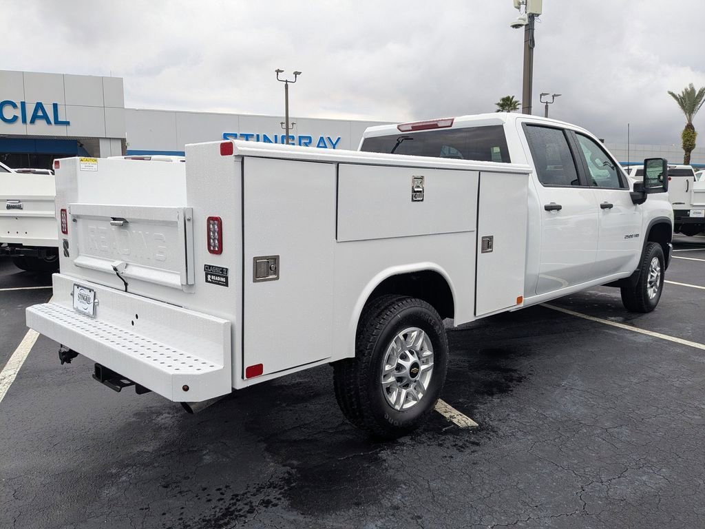 New 2026 Summit White Chevrolet WT image 5