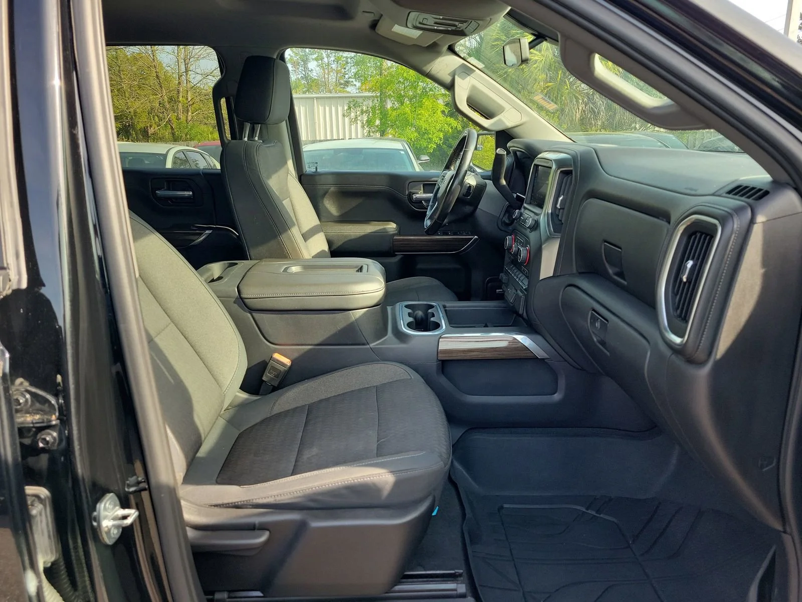 2019 Chevrolet Silverado 1500 RST - Photo 7