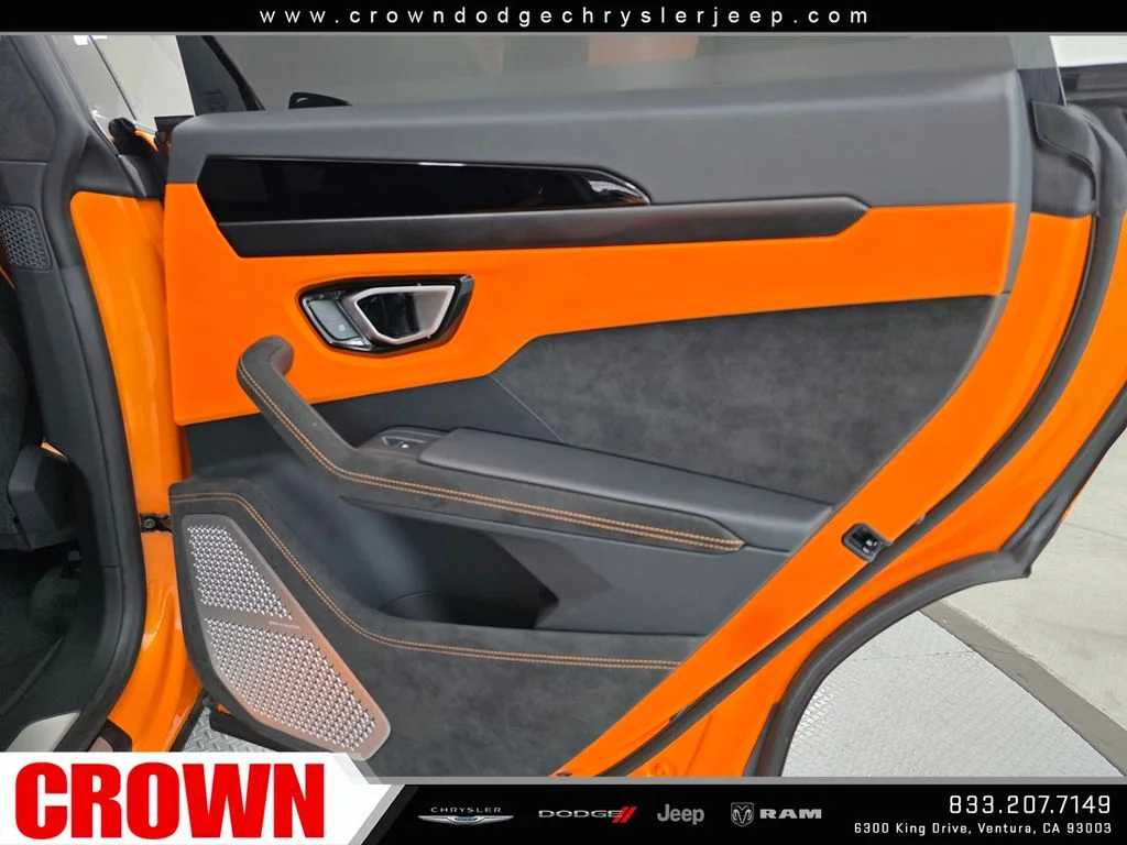 Used 2024  Lamborghini S image 25