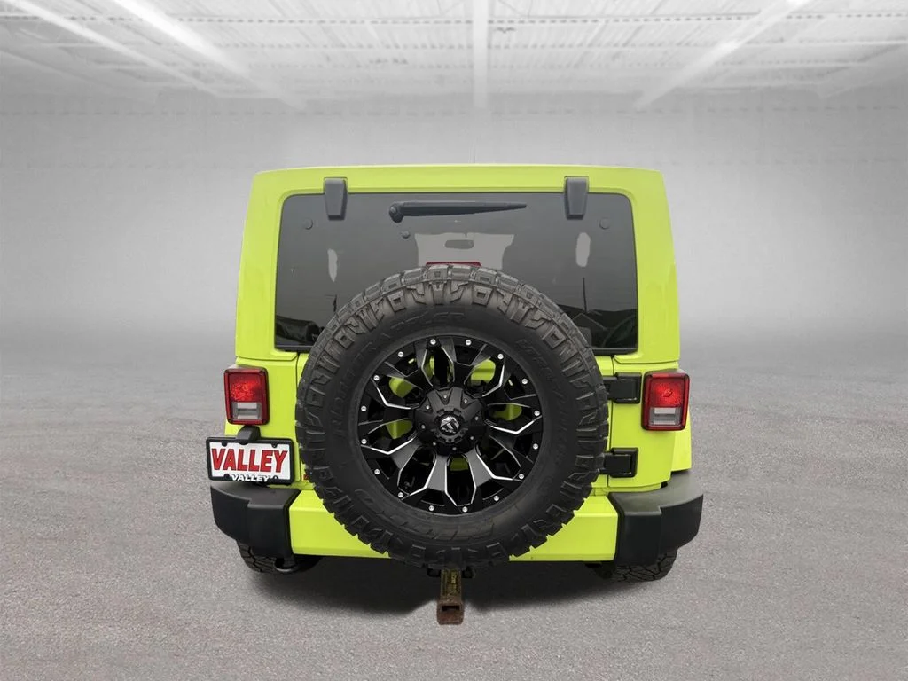 Used 2017 Green Jeep Unlimited Sahara image 7