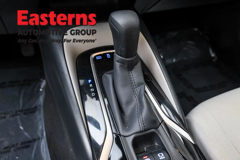 Used 2020 Gray Toyota LE image 13