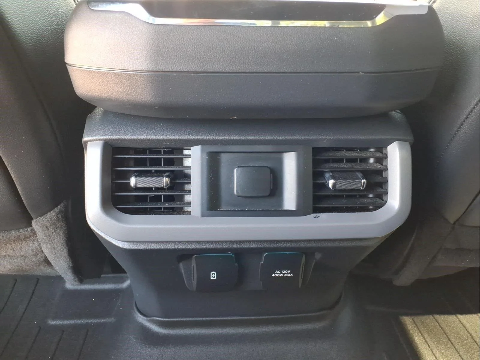 Used 2024 White Ford LARIAT image 10