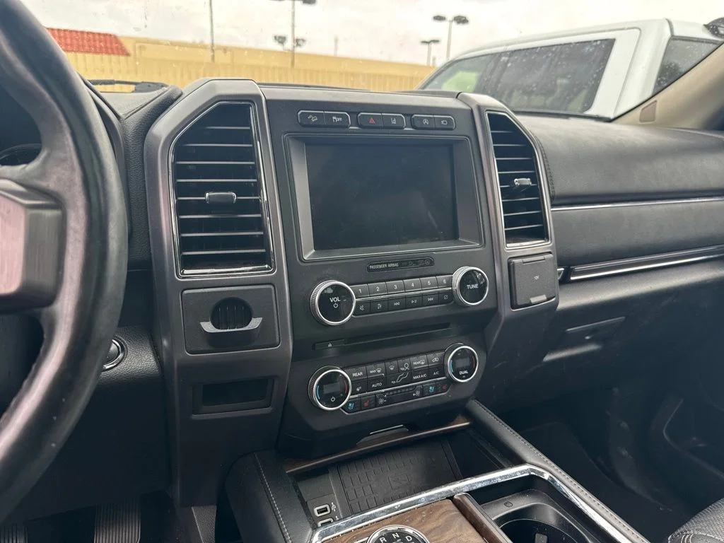 Used 2018 White Ford Platinum image 11