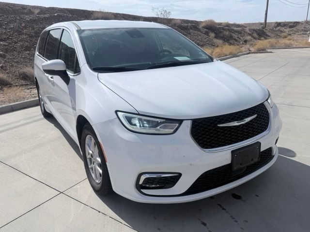 Used 2023 White Chrysler Touring L image 3