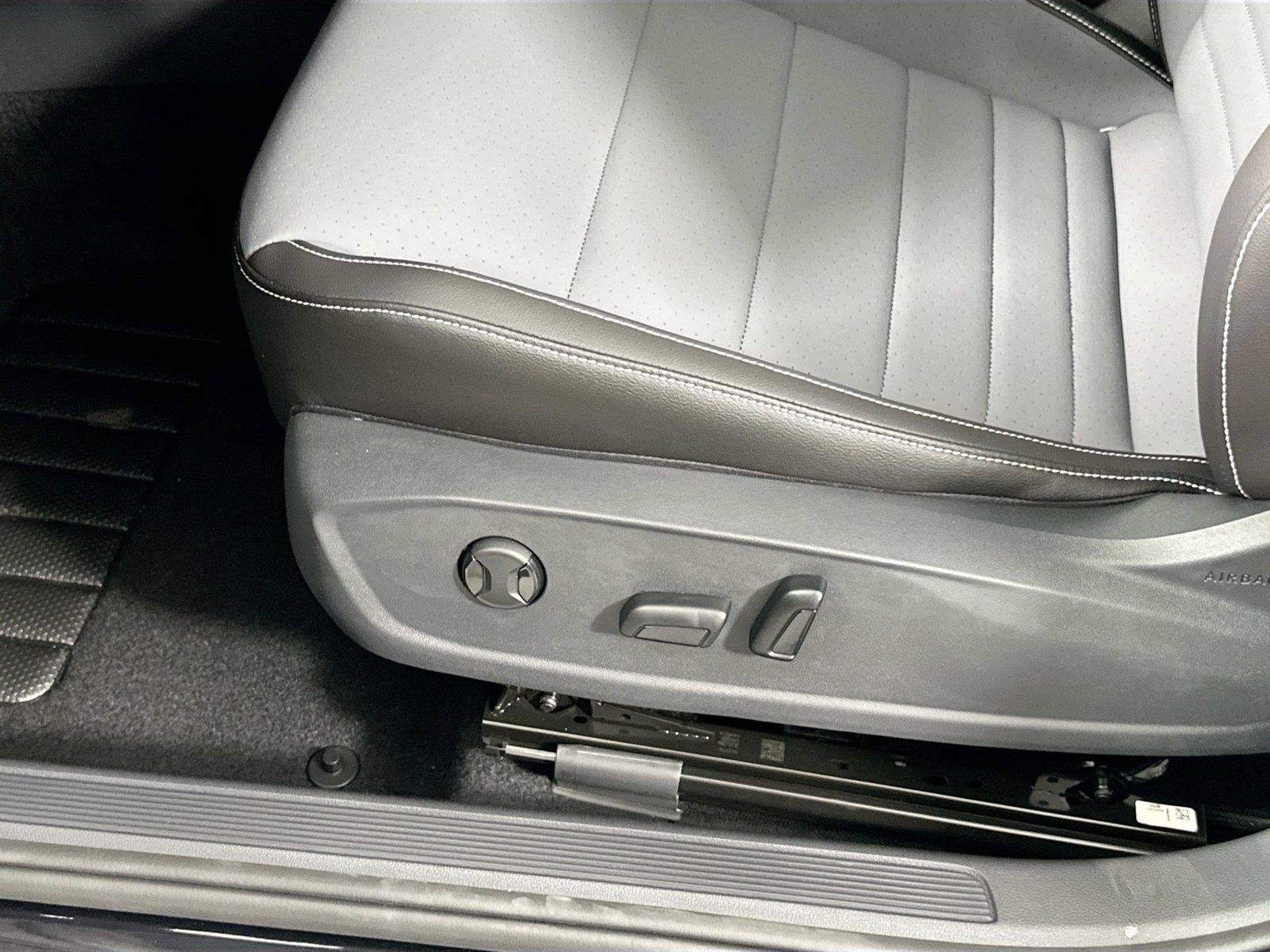 2025 Volkswagen Jetta SE - Photo 15