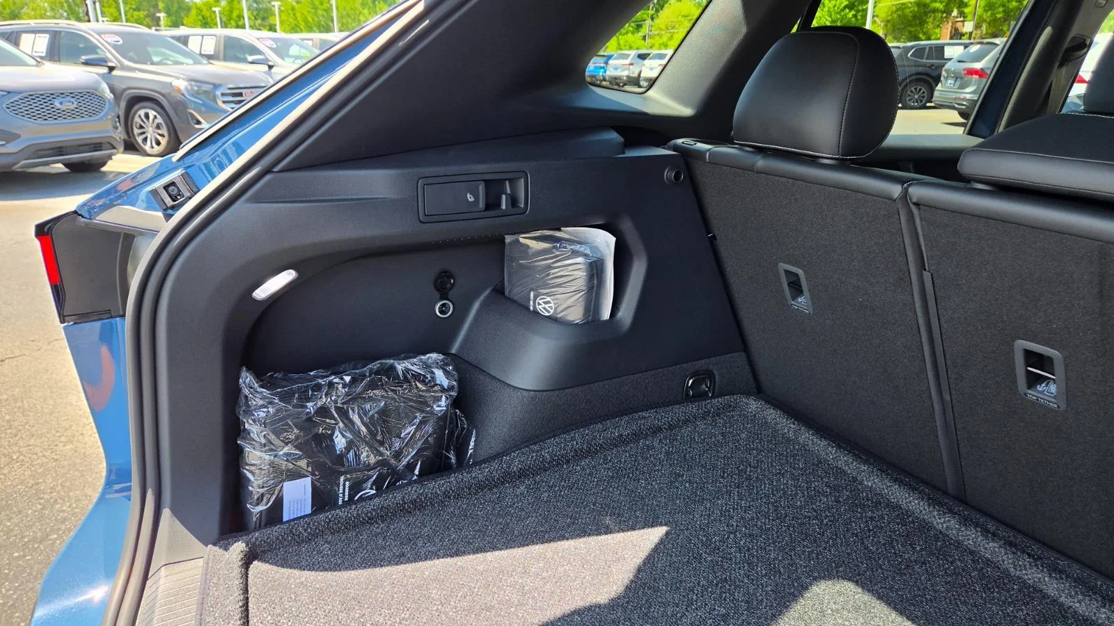 New 2026 Monterey Blue Pearl Volkswagen SE R-Line Black image 62