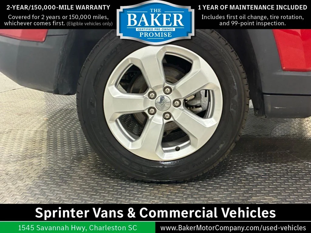 Used 2019 Red Jeep Latitude image 16