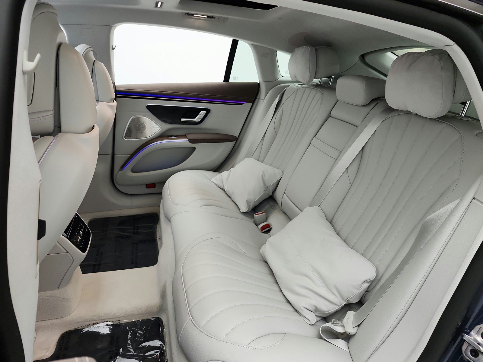 Used 2023 Twilight Blue Metallic Mercedes-Benz EQS 580 4MATIC® Sedan image 16