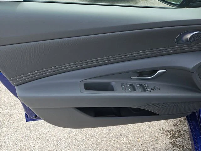 2025 Hyundai Elantra Blue - Photo 15