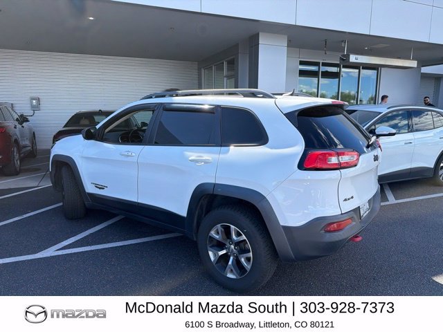 Used 2016 White Jeep Trailhawk image 4
