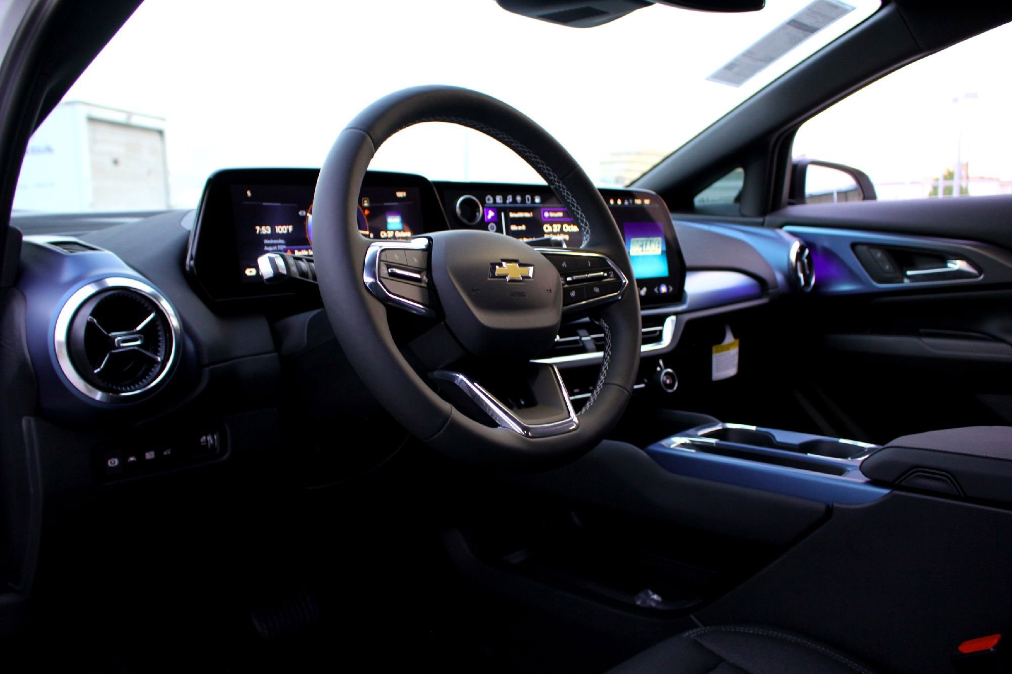 2025 Chevrolet Equinox EV LT - Photo 6