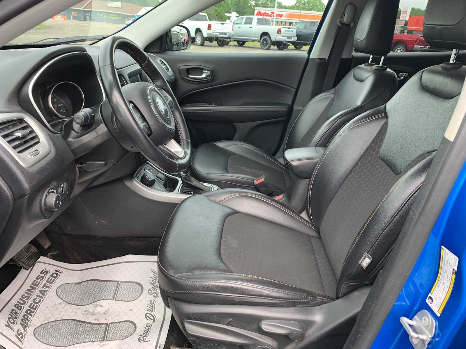 Used 2020 Laser Blue Pearlcoat Jeep Latitude image 12