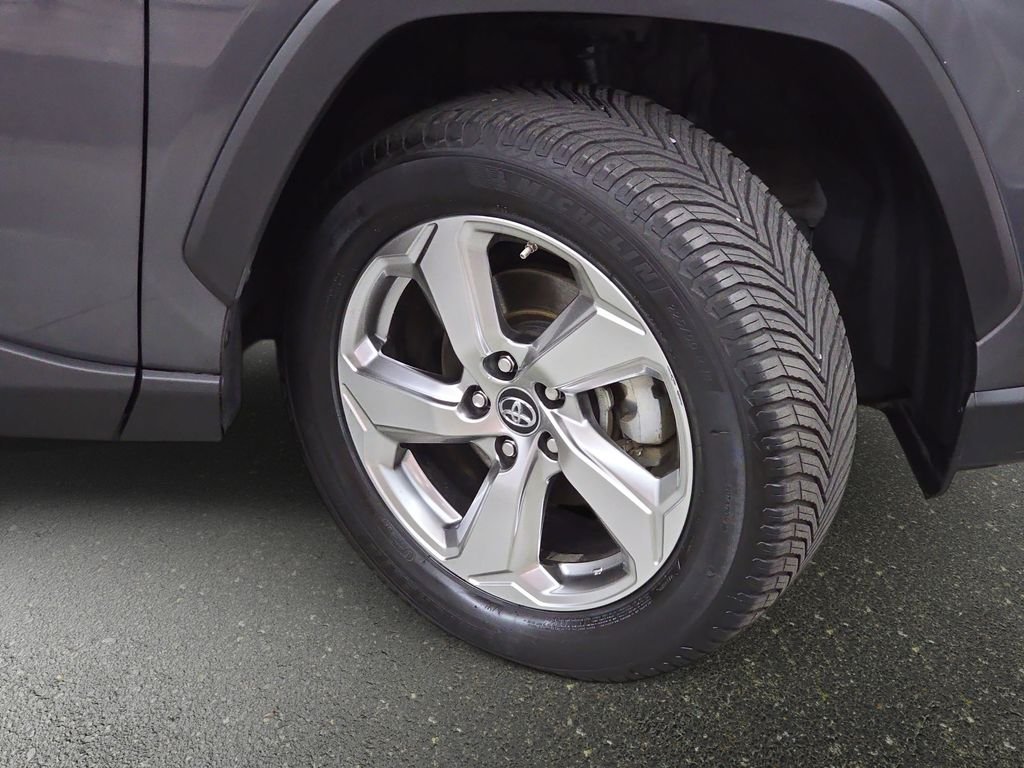 Used 2019 Gray Toyota Limited image 34