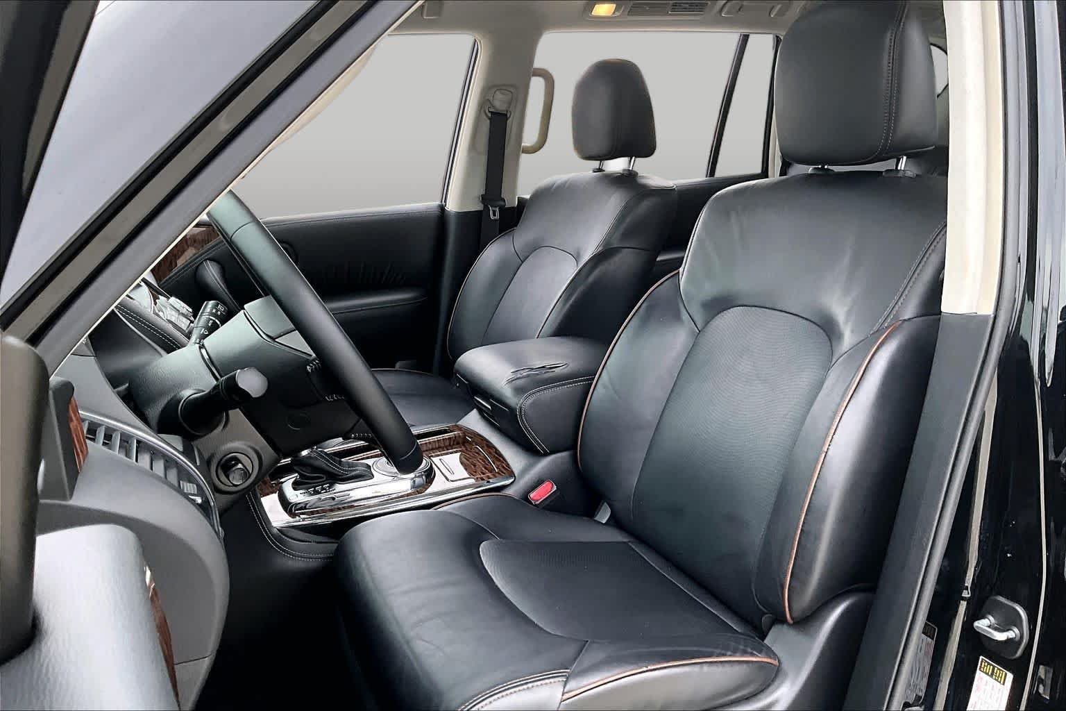 Used 2020 Super Black Nissan SL image 7