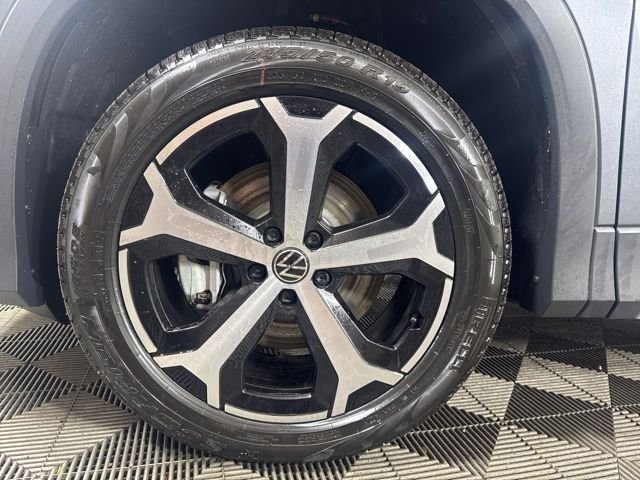 New 2026 Gray Volkswagen 2.0T SE image 10