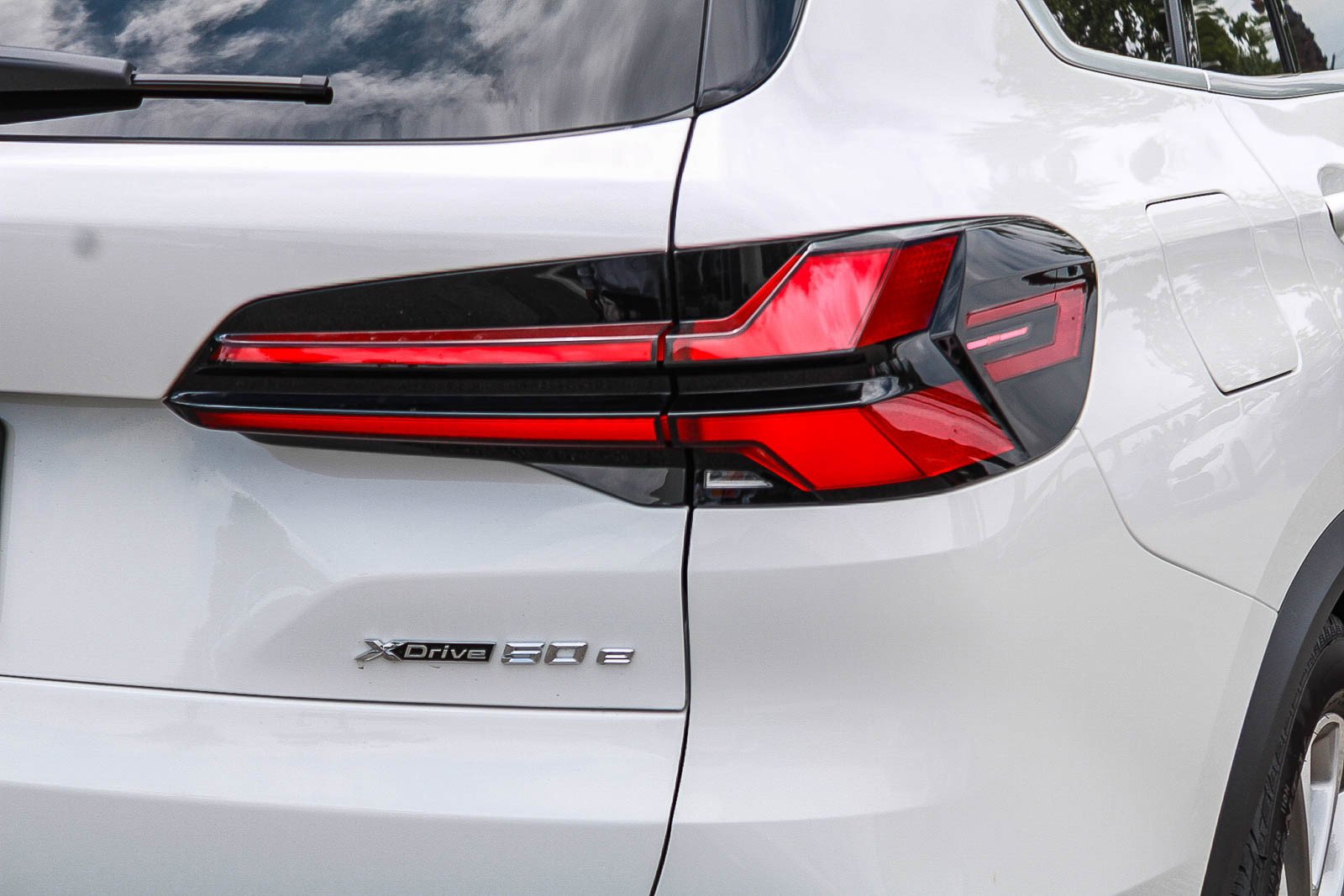 New 2026 Alpine White BMW xDrive50e image 7