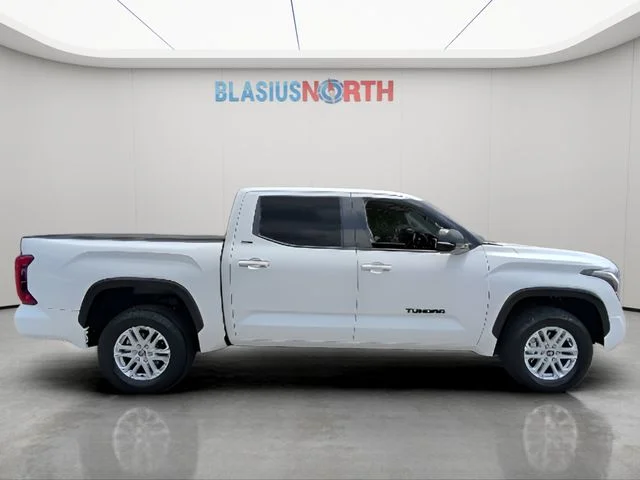 Used 2022 White Toyota SR5 image 4