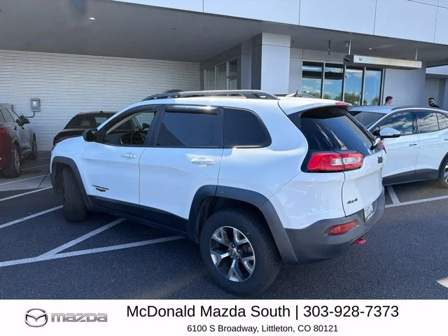 Used 2016 White Jeep Trailhawk image 4