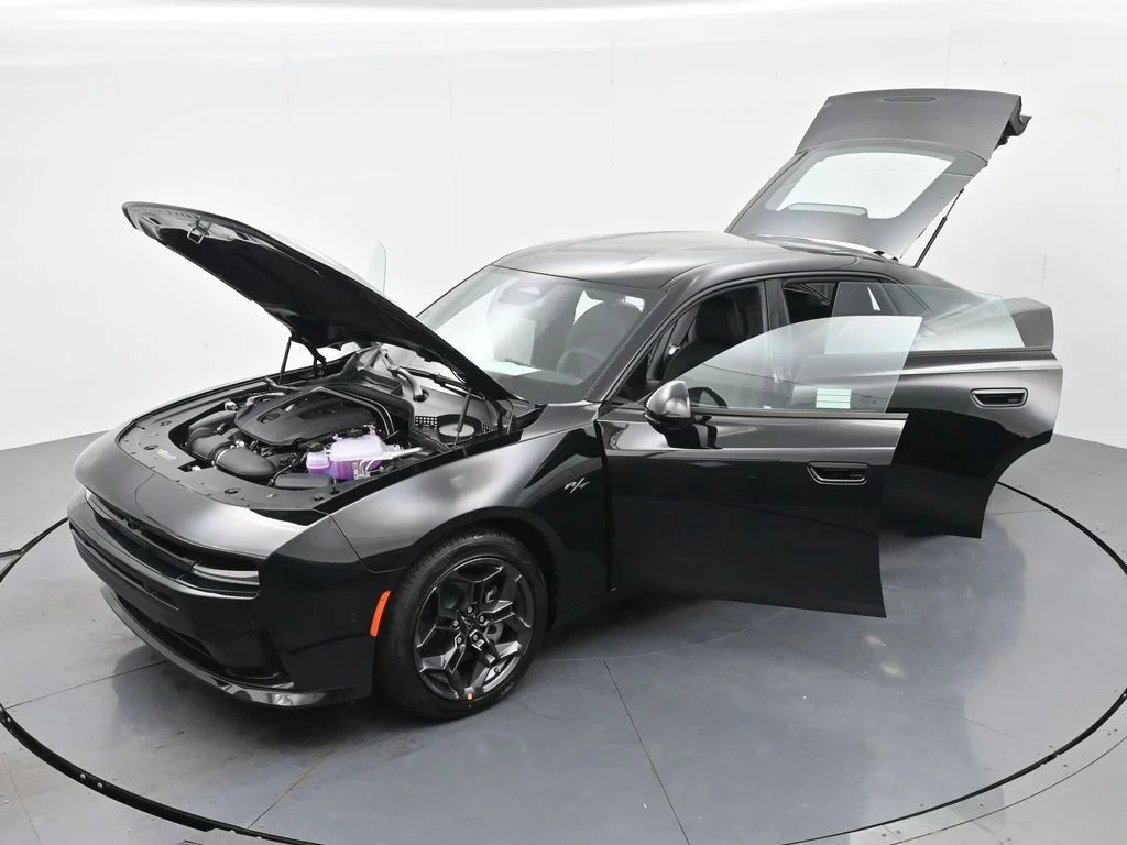 New 2026 Diamond Black Crystal Pearlcoat Dodge R/T image 45