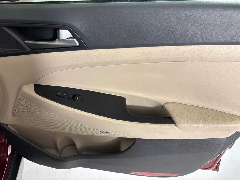 Used 2018 Red Hyundai SEL Plus image 16