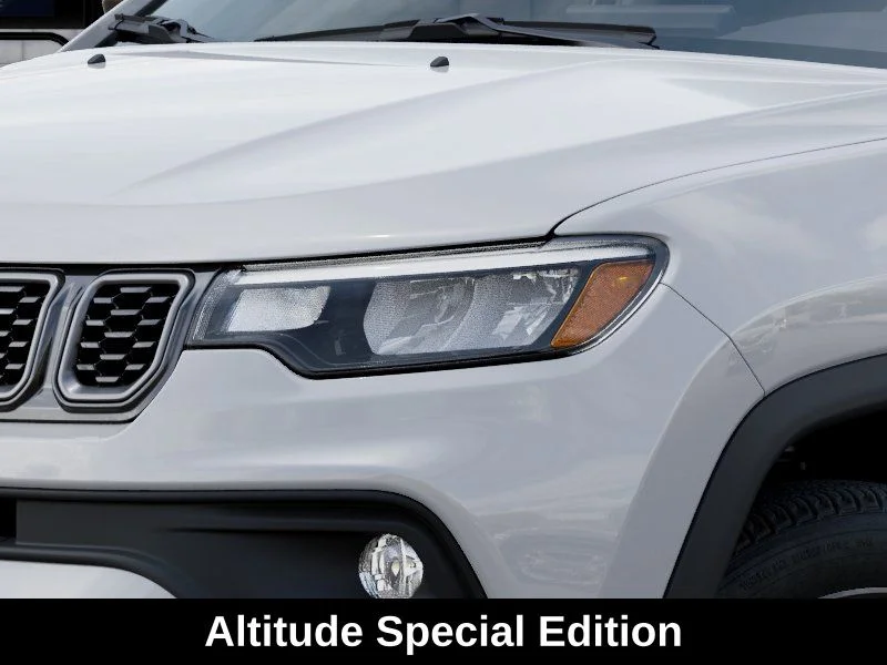 New 2026 Bright White Clear-Coat Exterior Paint Jeep Altitude image 11
