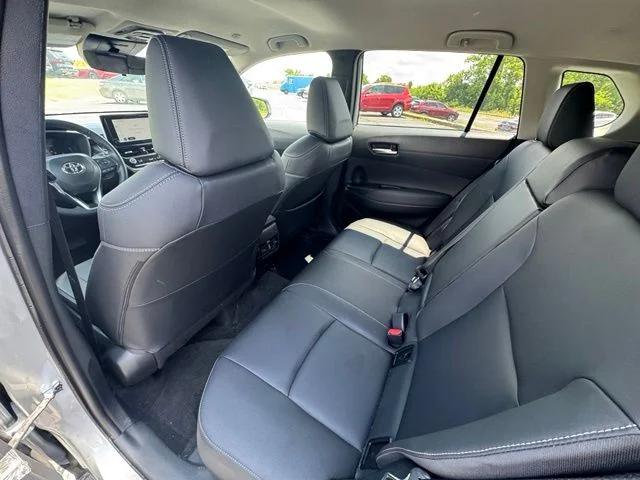 Used 2025 Silver Toyota XLE image 17